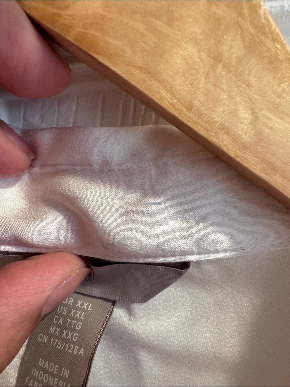 H&M Satin Classic White Button-Up Shirt - Picture 3 of 3